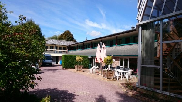 Hotel extérieur et terrasse