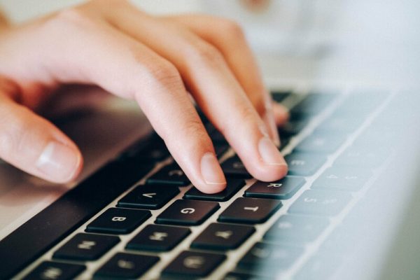 laptop-820274_1920©fancycrave1, Pixabay Renforcer ma présence sur le web